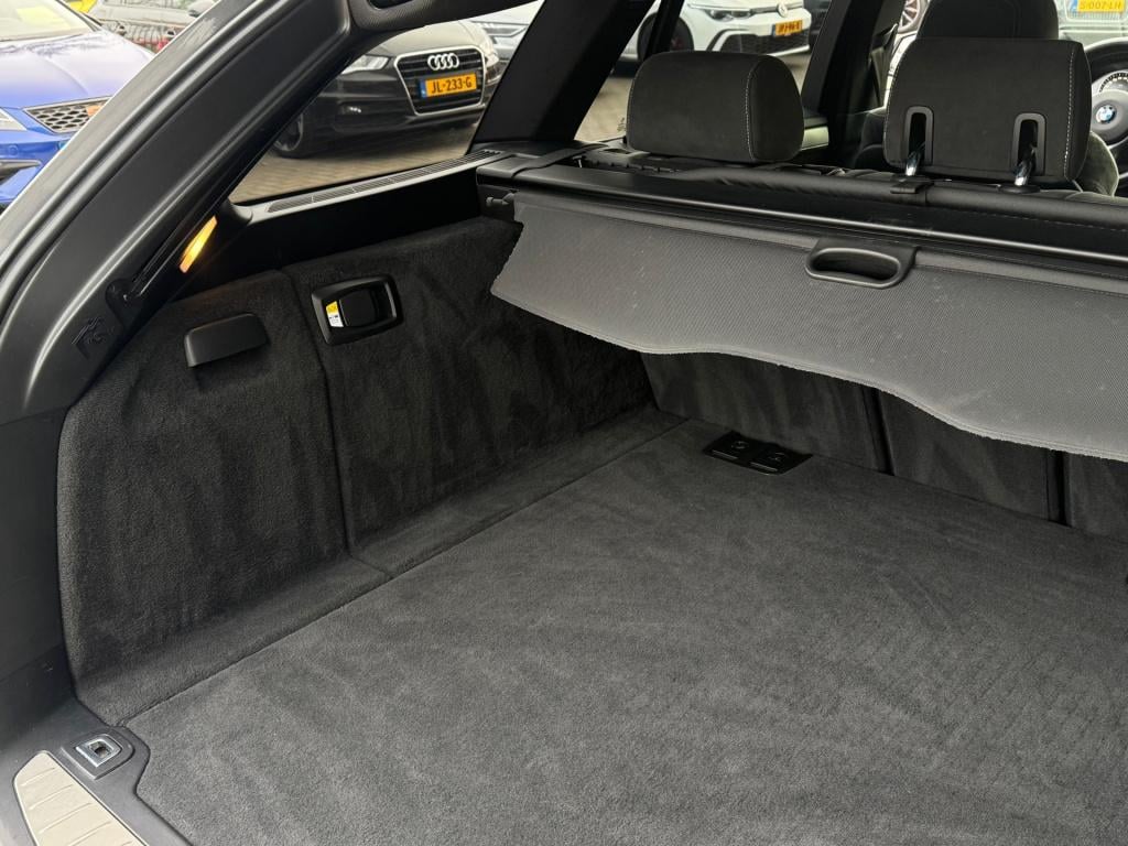 BMW 5 Serie touring 520i executive * m-pakket * navigatie * 20 inch * nap