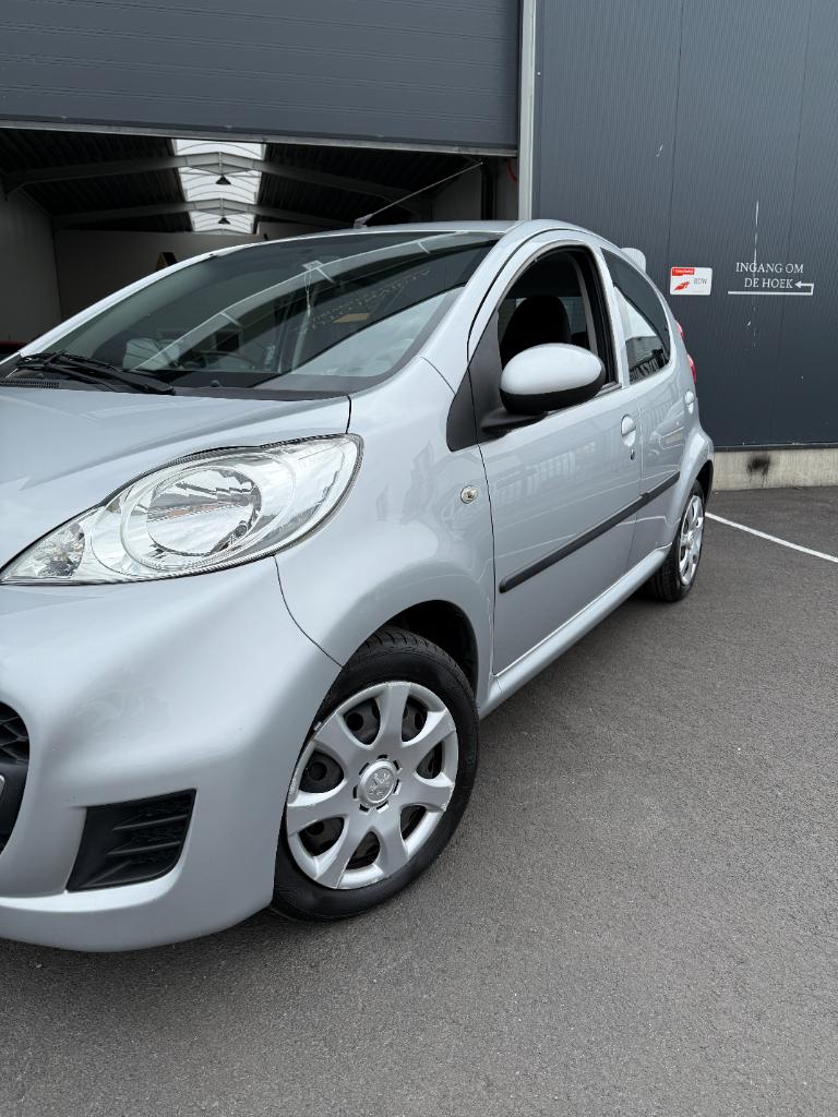 Peugeot 107 1.0-12v xs - 5drs - airco