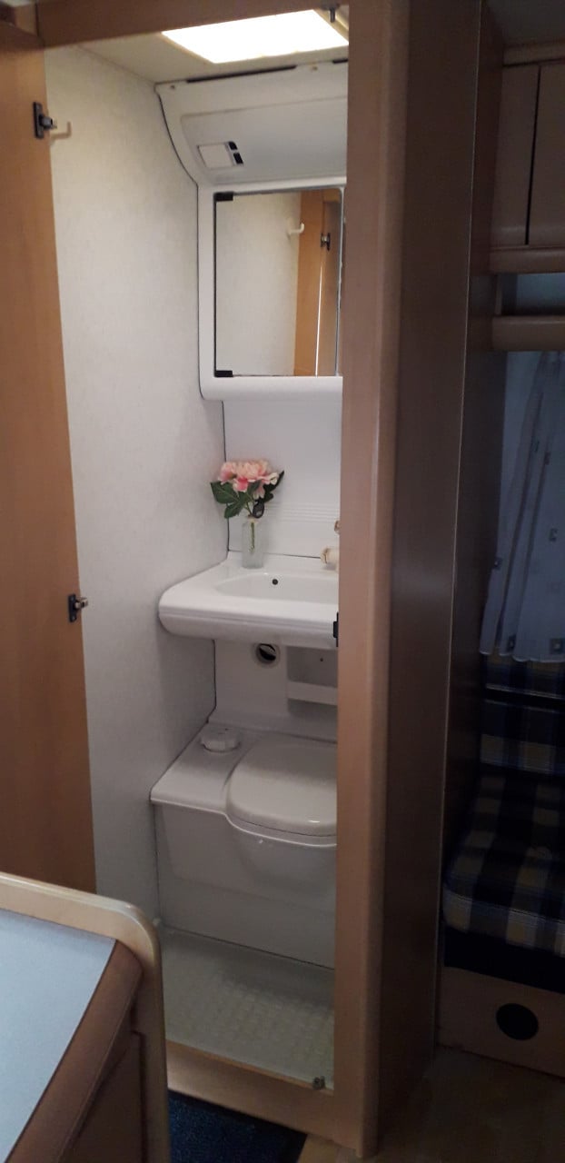 Caravan Hobby de Luxe 400 SF