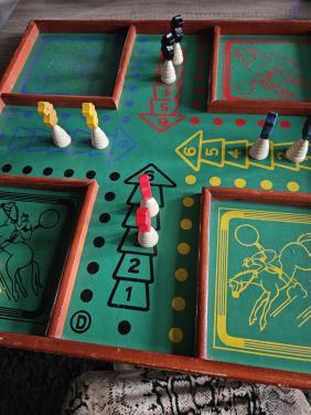 Jaren 50 heel mooi origineel antiek houten paardjesspel...
