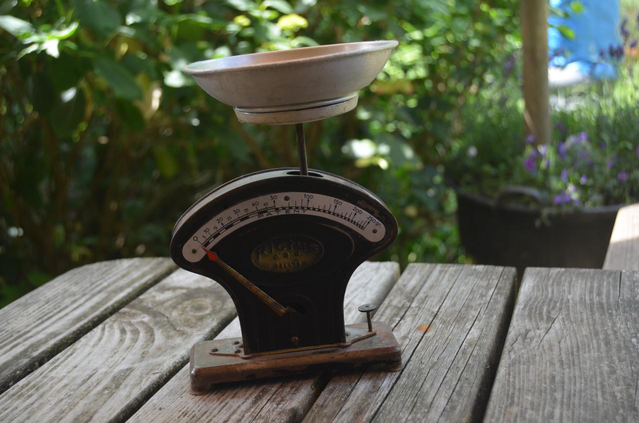 Antiek brievenweegschaaltje (1)