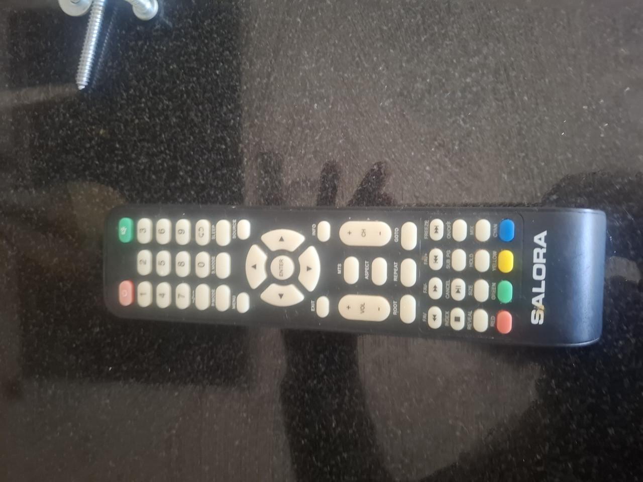 Solare tv met ophangbeugel 2x hdmi