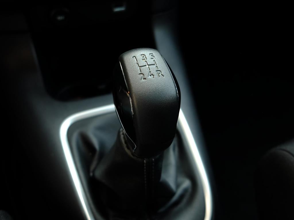 Citroen C3 1.2 puretech 82pk s&s shine | panodak | cruise control | airco |