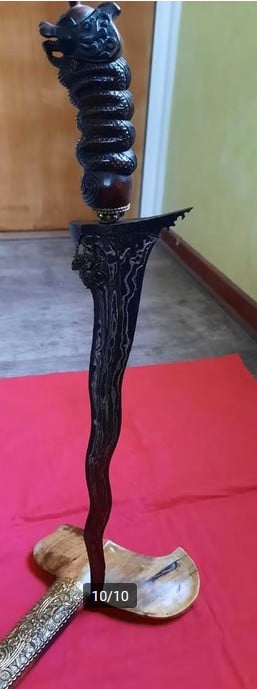 Naga Sasra kris