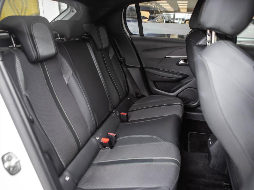 Peugeot 208 1.2 puretech 130pk gt automaat