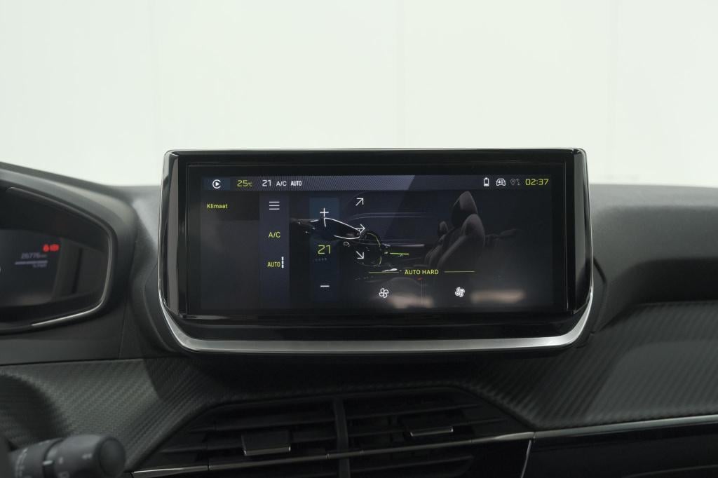 Peugeot 208 1.2 hybrid 110 e-dcs6 allure | climate control | apple carplay 