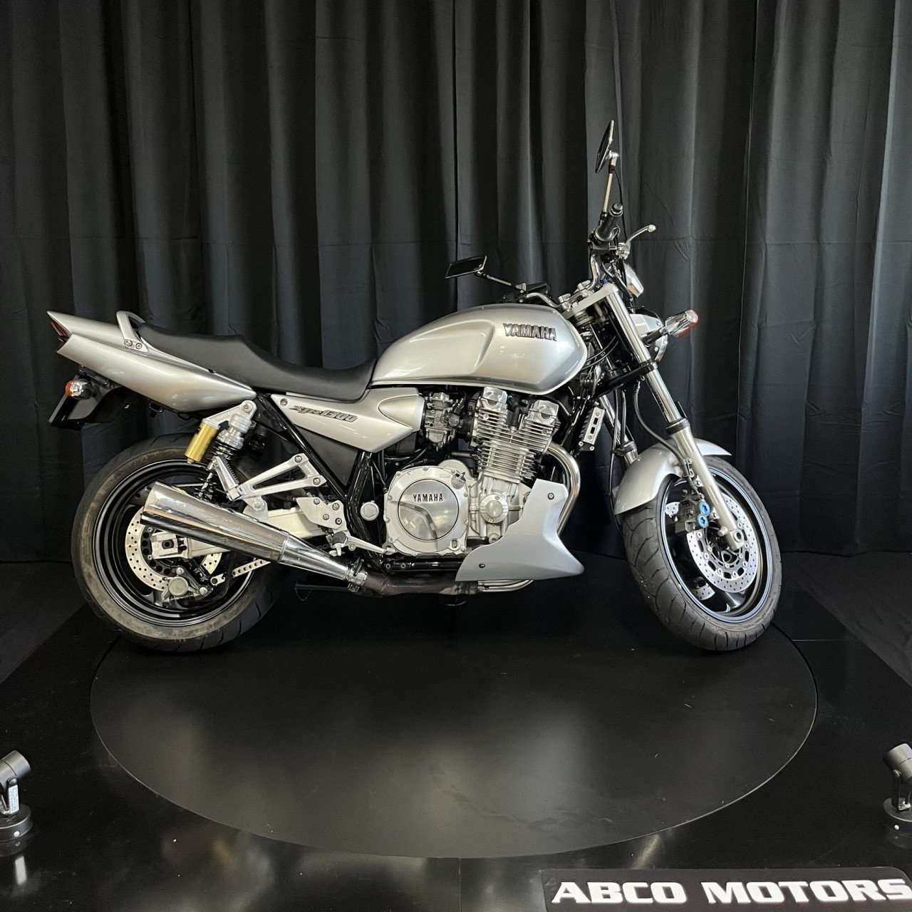 YAMAHA XJR 1300