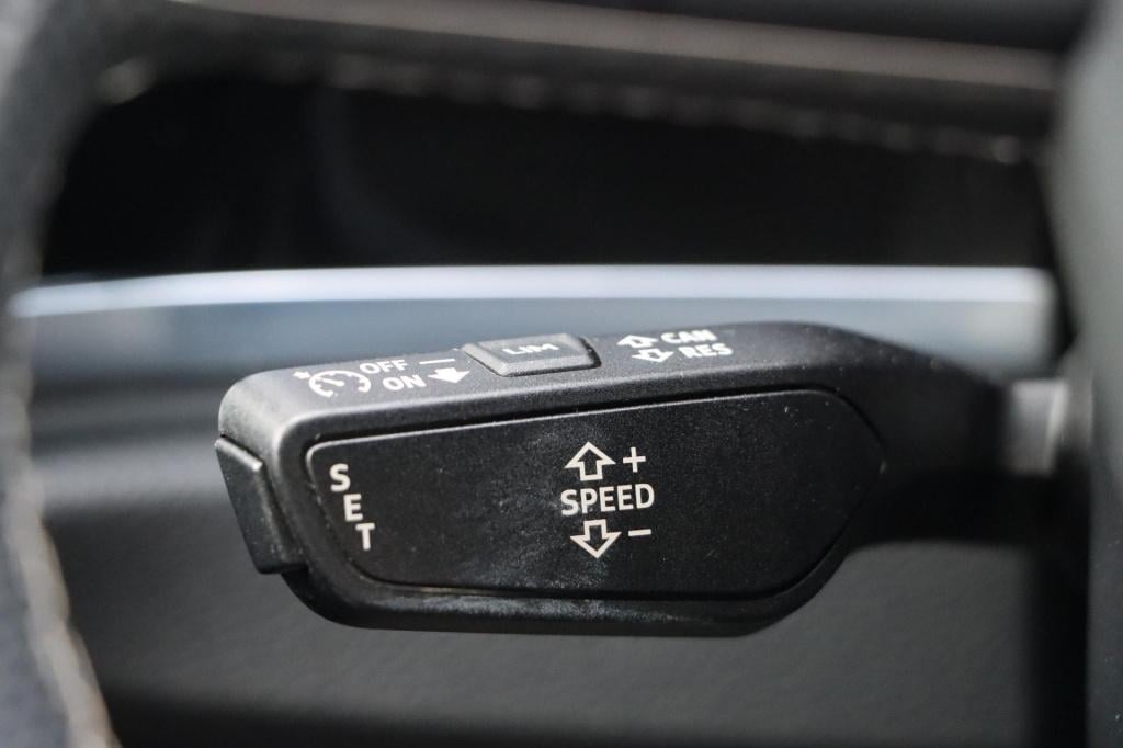 Audi Q3 45 tfsi e s edition 245pk s tronic | soh 99,7% |