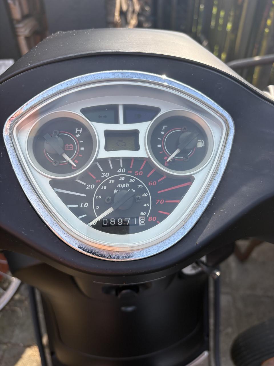 Senzo Rivalux S scooter