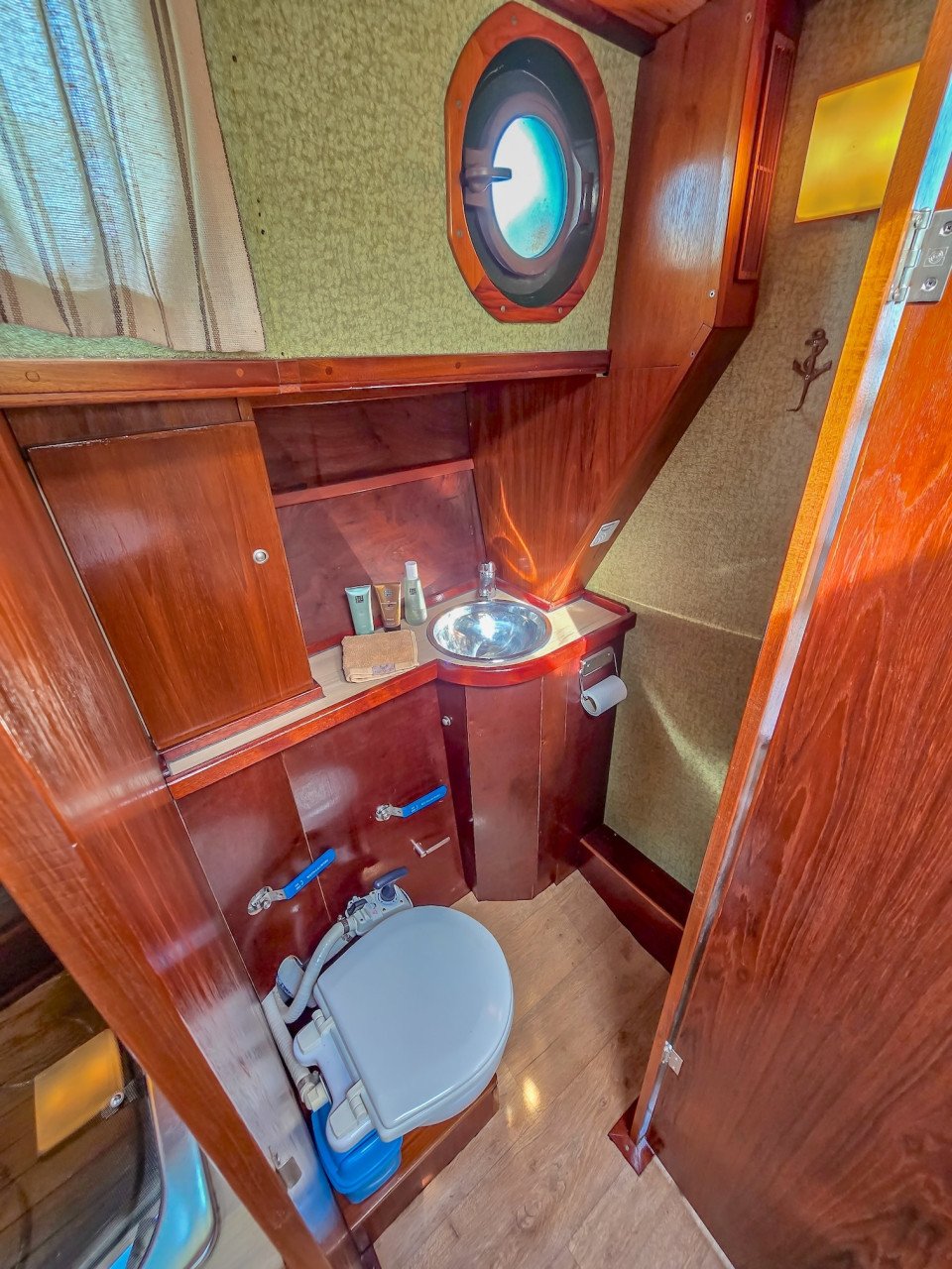 Motorzeilboot