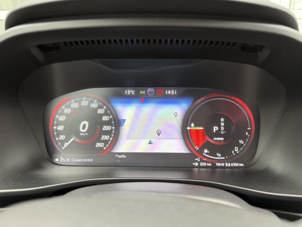 Volvo XC40 t5 262pk recharge business pro| navi| keyless| led| getint glas|