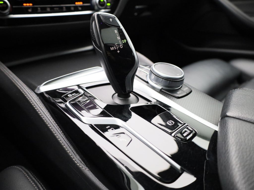 BMW 5 Serie 520e business edition plus | m-sport | automaat | schuifdak | t