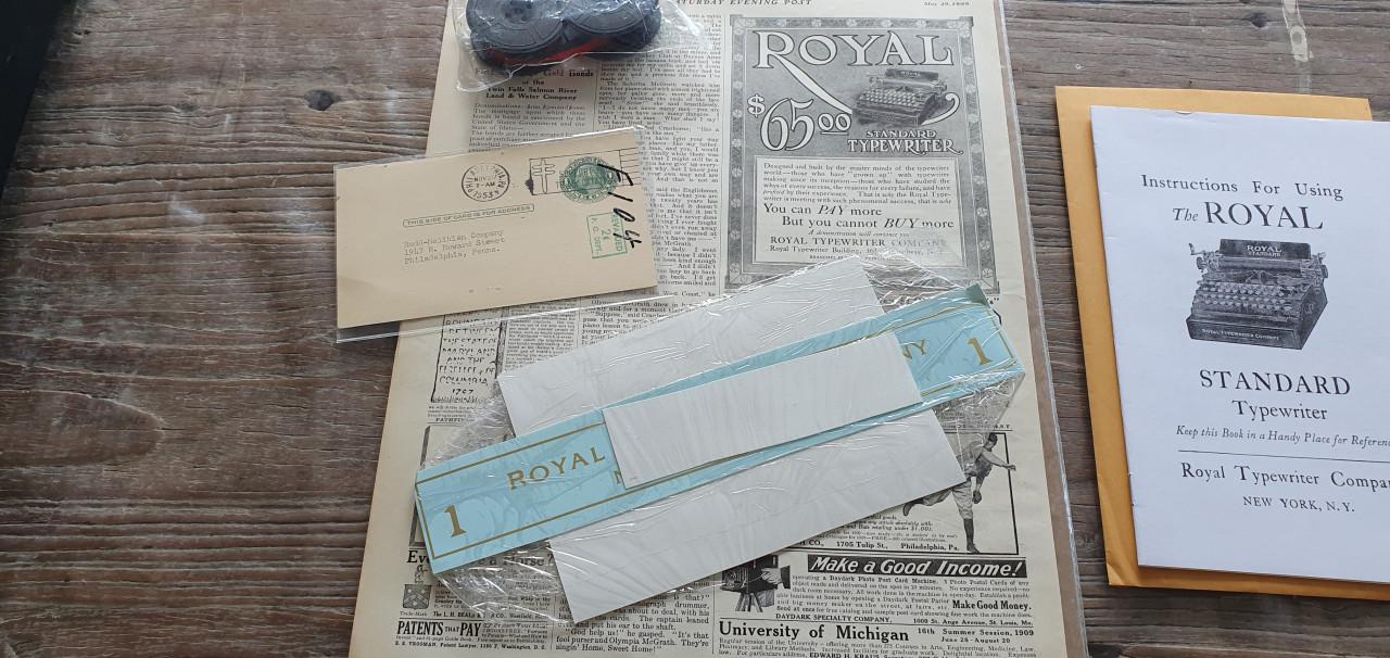Een zeldzame Royal 1, flatbet typemachine, typewriter
