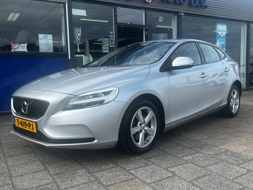 Volvo V40 2.0 t2 momentum, navi, afn. trekhaak enz...