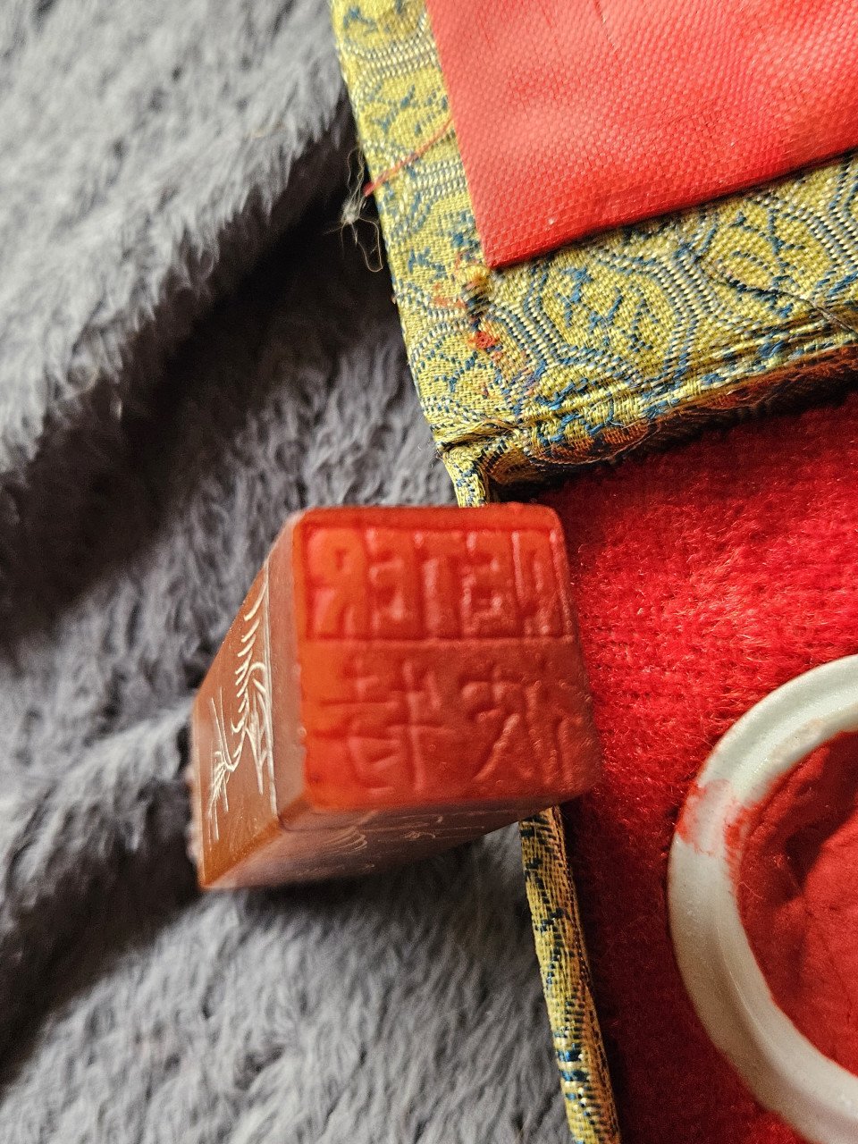 Mooie vintage chinese lakstempel (PETER) in originele doos....