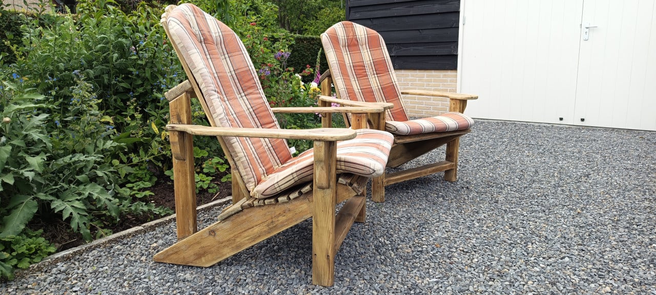 Mooie Pauwstoelen van Farmwood, compleet met kussens aangeboden.