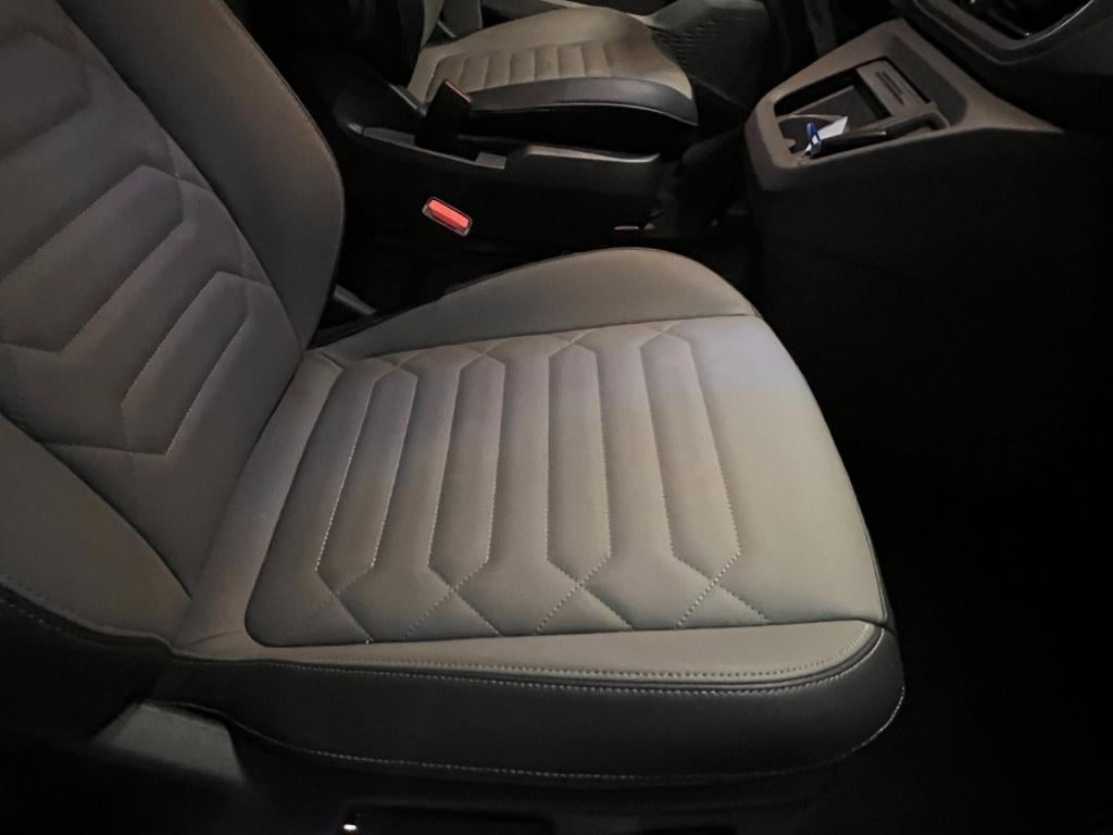 Volkswagen E-transporter 32 l2h1 bulli 64 kwh bulli 285pk, trekhaak enz..