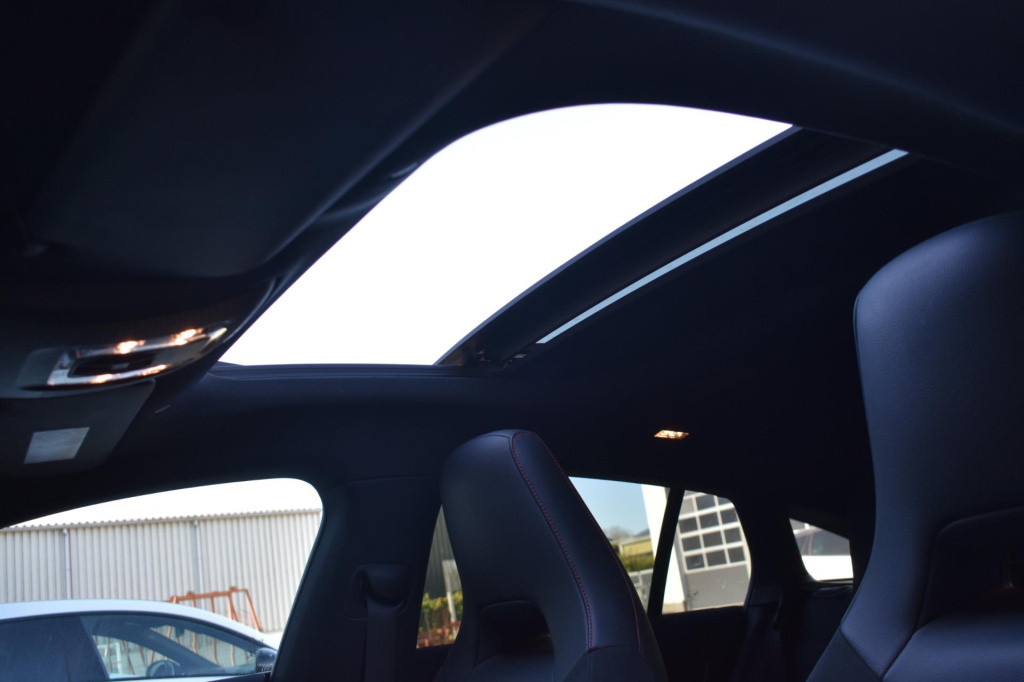 Mercedes-Benz Cla shooting brake 200 amg night | sfeerverlichting | panoram