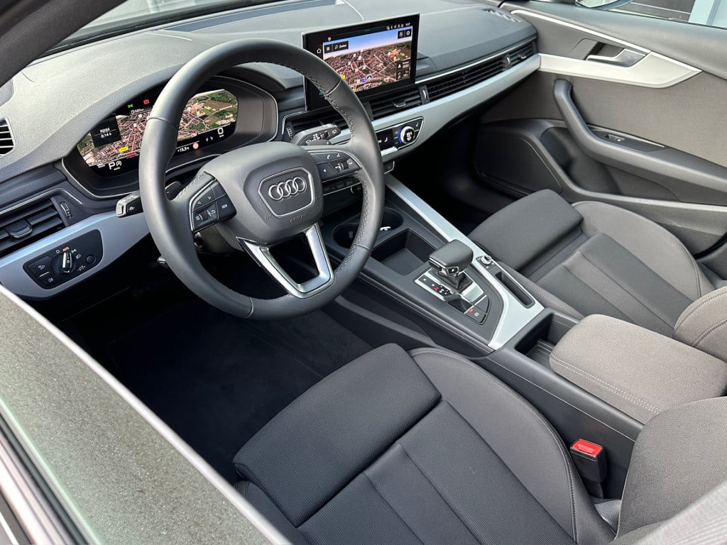 Audi A4 avant 40 tfsi 204pk s-tronic s-line | led | black optiek | virtual 