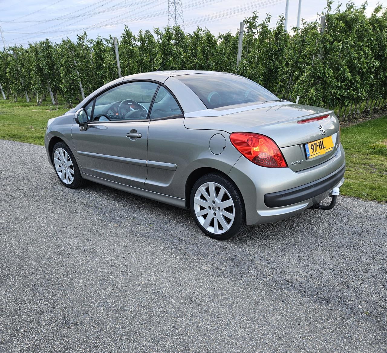 Mooie Peugeot 207cc Cabrio