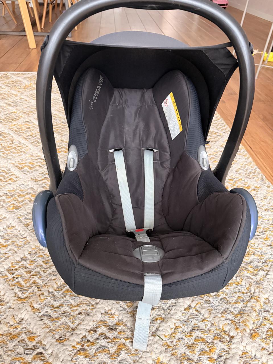 Maxi Cosi + base