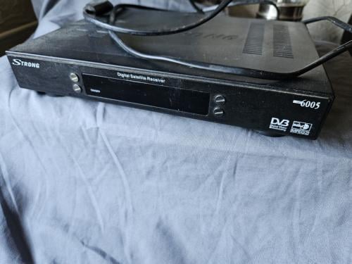 Strong SRT 6005 Decoder/satellietreceiver, werkende staat