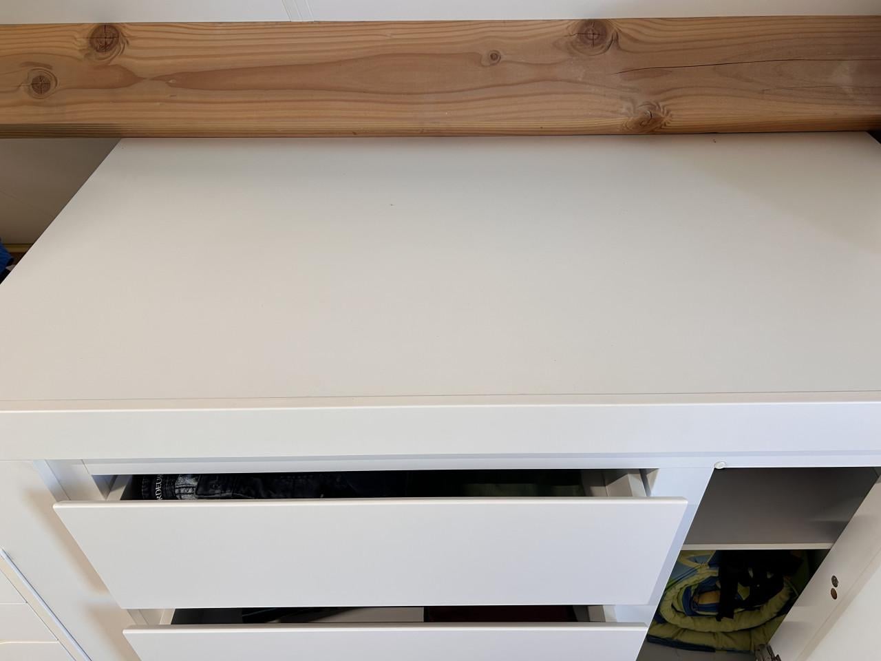 Commode + kast babykamer