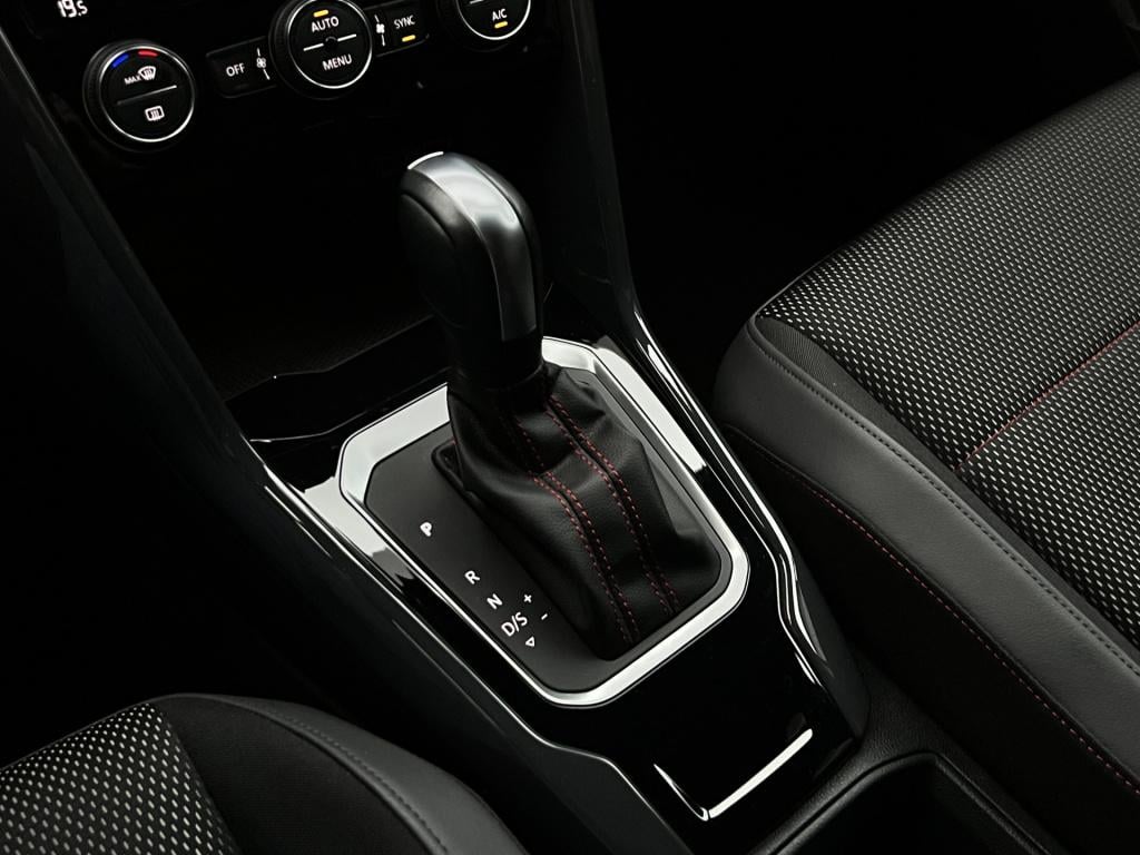 Volkswagen T-roc 1.5 tsi sport automaat | apple/ android carplay | climate 