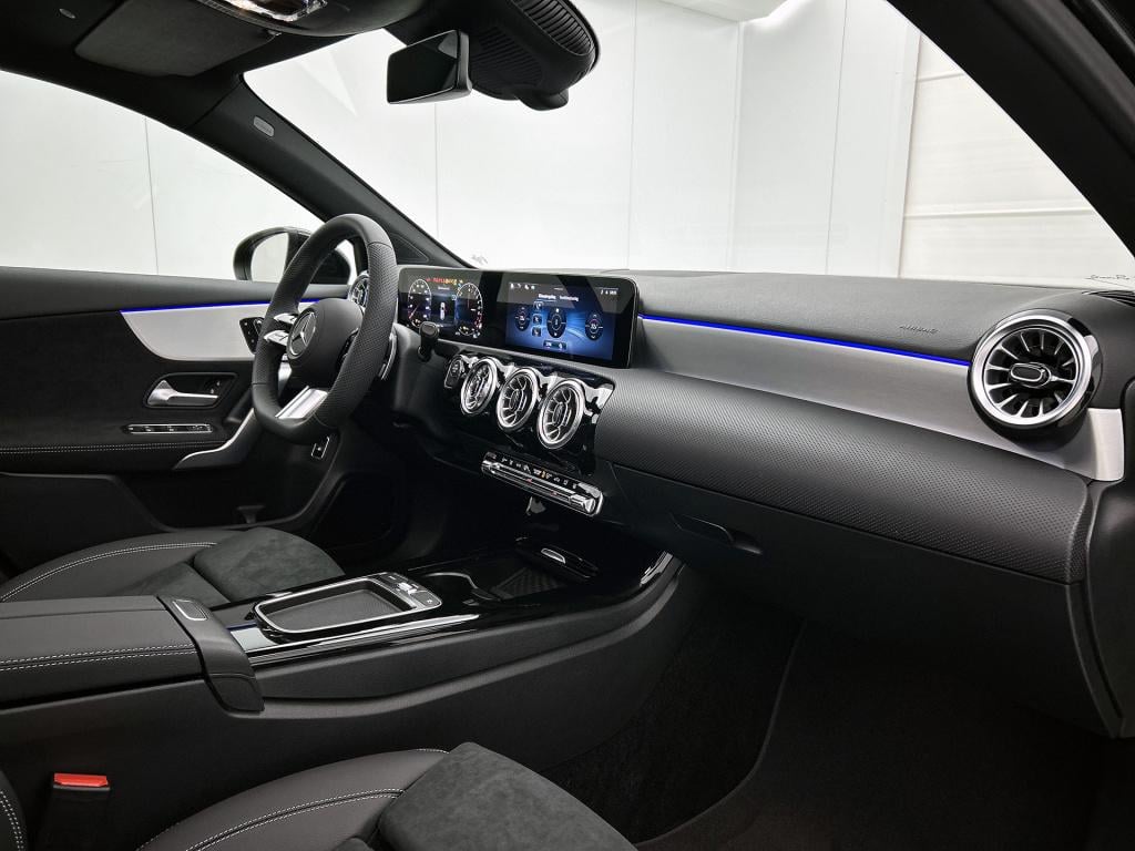 Mercedes-Benz A-Klasse 250 e business solution amg | amg line plus pakket |
