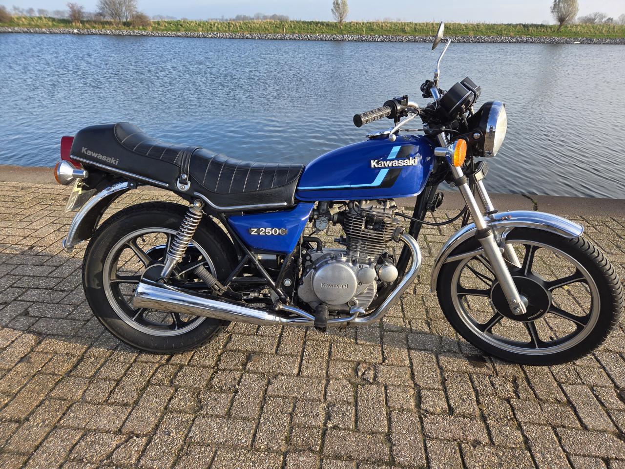 Kawasaki KZ250C inruiler/opknapper