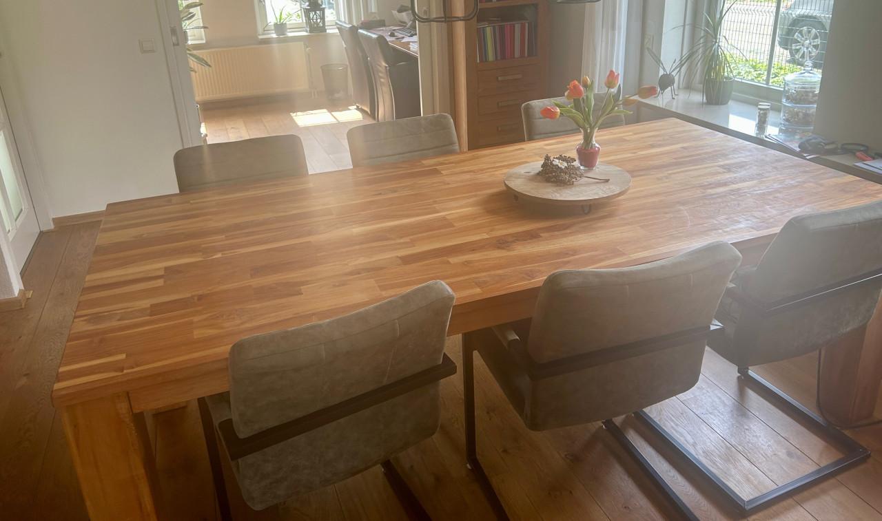 Teakhouten eettafel