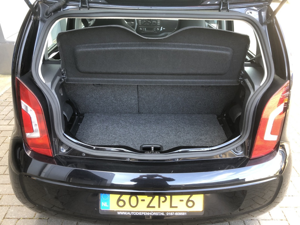 Volkswagen UP! 1.0 move up! bluem.