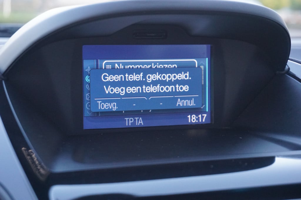 Ford B-max 1.0 ecoboost titanium airco / navi / cruise / camera / parkeers.