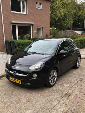 Opel adam.