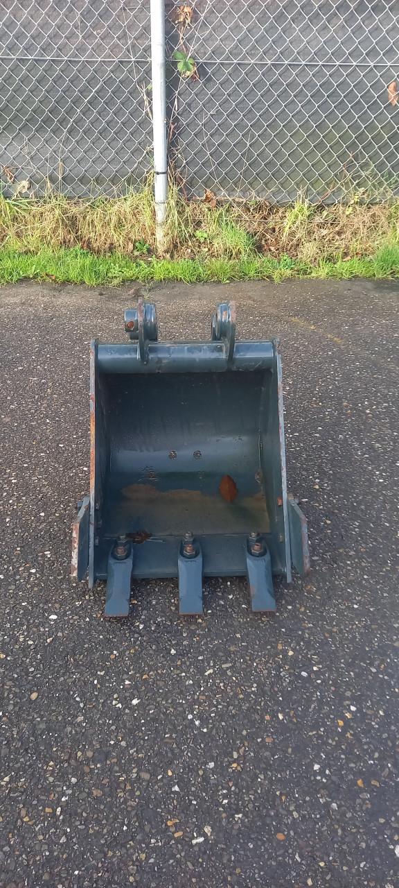 Diverse baken met CW aansluiting.