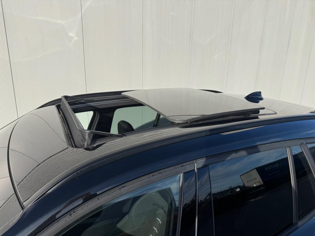 BMW X1 sdrive18i executive * panoramadak * head-up display * stoelverwarmin