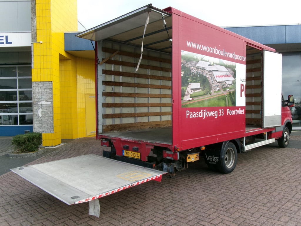Iveco Daily (auto 02) 35c13 3-zits bakwagen + laadklep