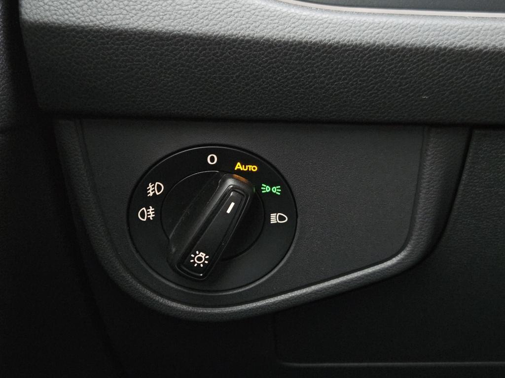 Volkswagen Taigo 1.5 tsi dsg r-line | acc | camera | carplay