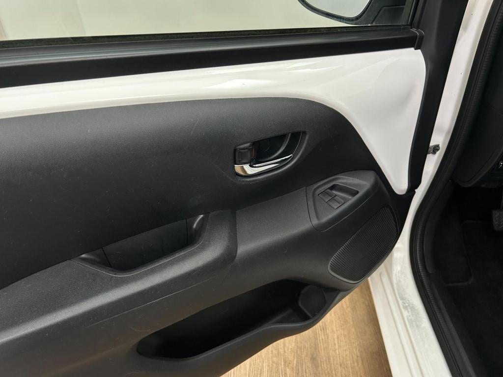 Toyota Aygo occasion 1.0 vvt-i x-play | wit | tweedehands toyota aygo | air