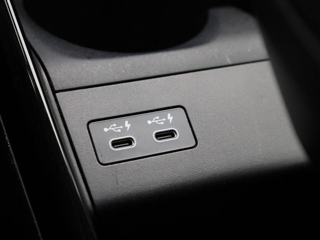 BMW X1 xdrive25e | automaat | lmv | parkeer sensoren | virtual cockpit | ca