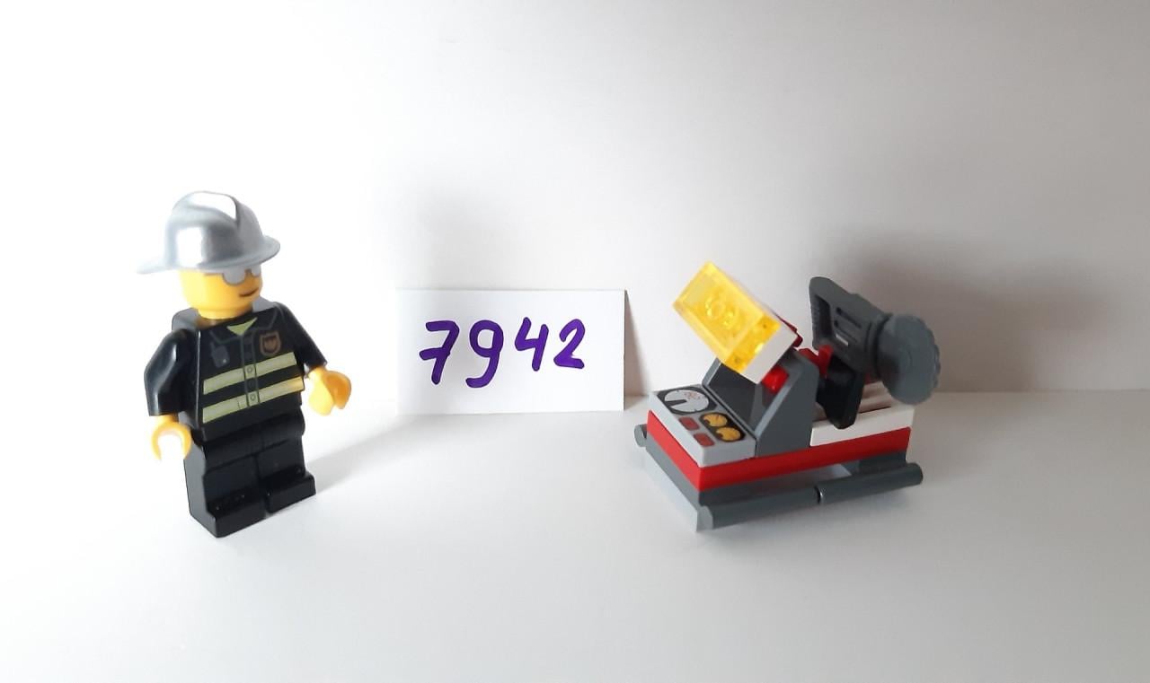 Lego City 7942:  Brandweer Pick-Up Truck