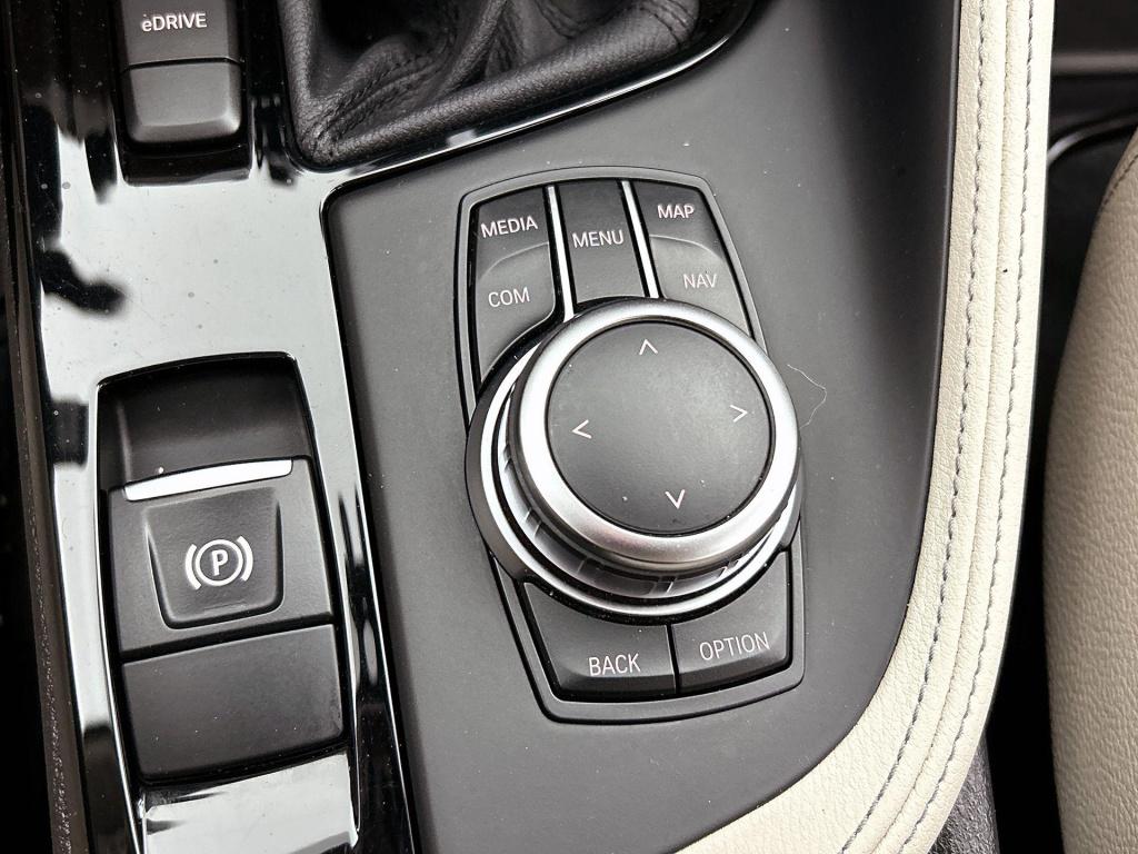BMW X1 xdrive25e high executive | automaat | leder | parkeer sensoren | nav
