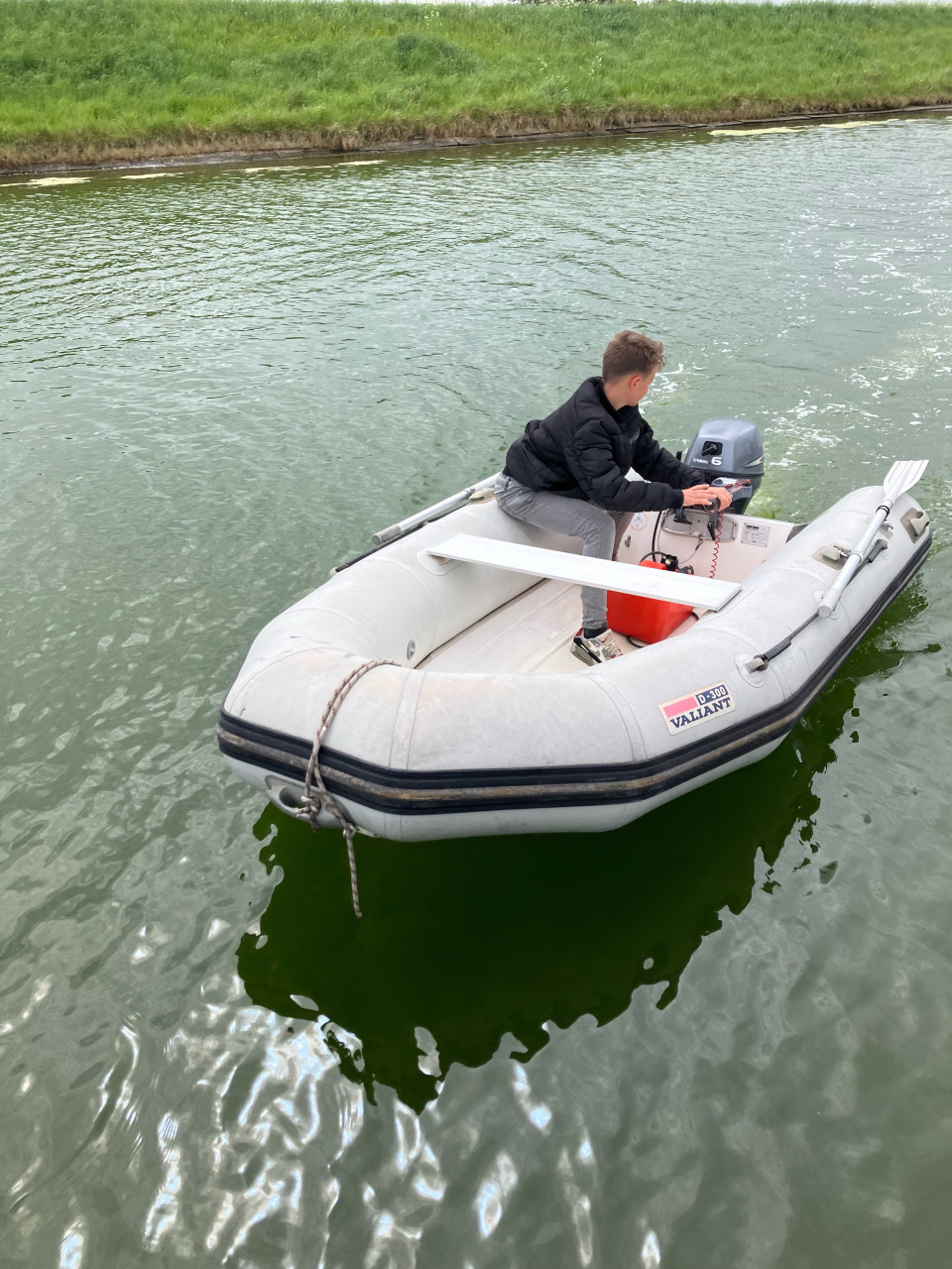 Valiant d300 rib met 8 pk yamaha