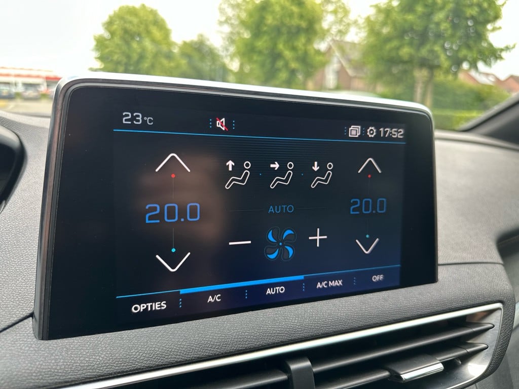 Peugeot 3008 1.2 gt line // automaat // dealeronderhouden //
