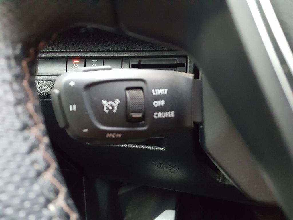 Peugeot 3008 gt 1.2-130pk automaat/eat8 navigatie| trekhaak | apple carplay