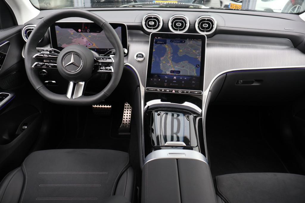Mercedes-Benz Glc 300e 4matic amg l airmatic l gestuurde achteras l panoram