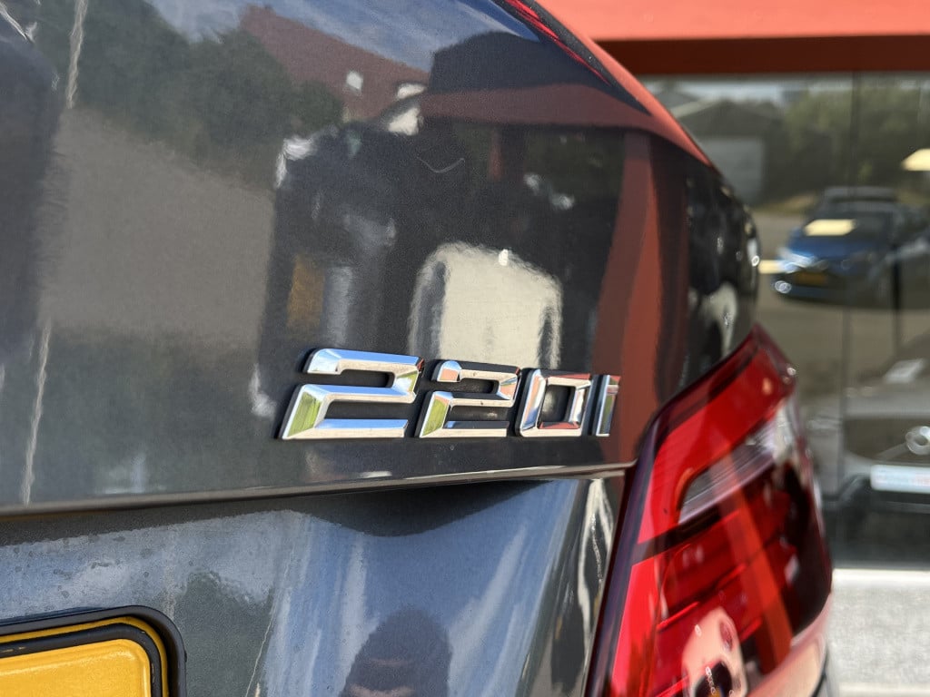 BMW 2-serie active tourer 220i high executive | head-up | navi | camera | l