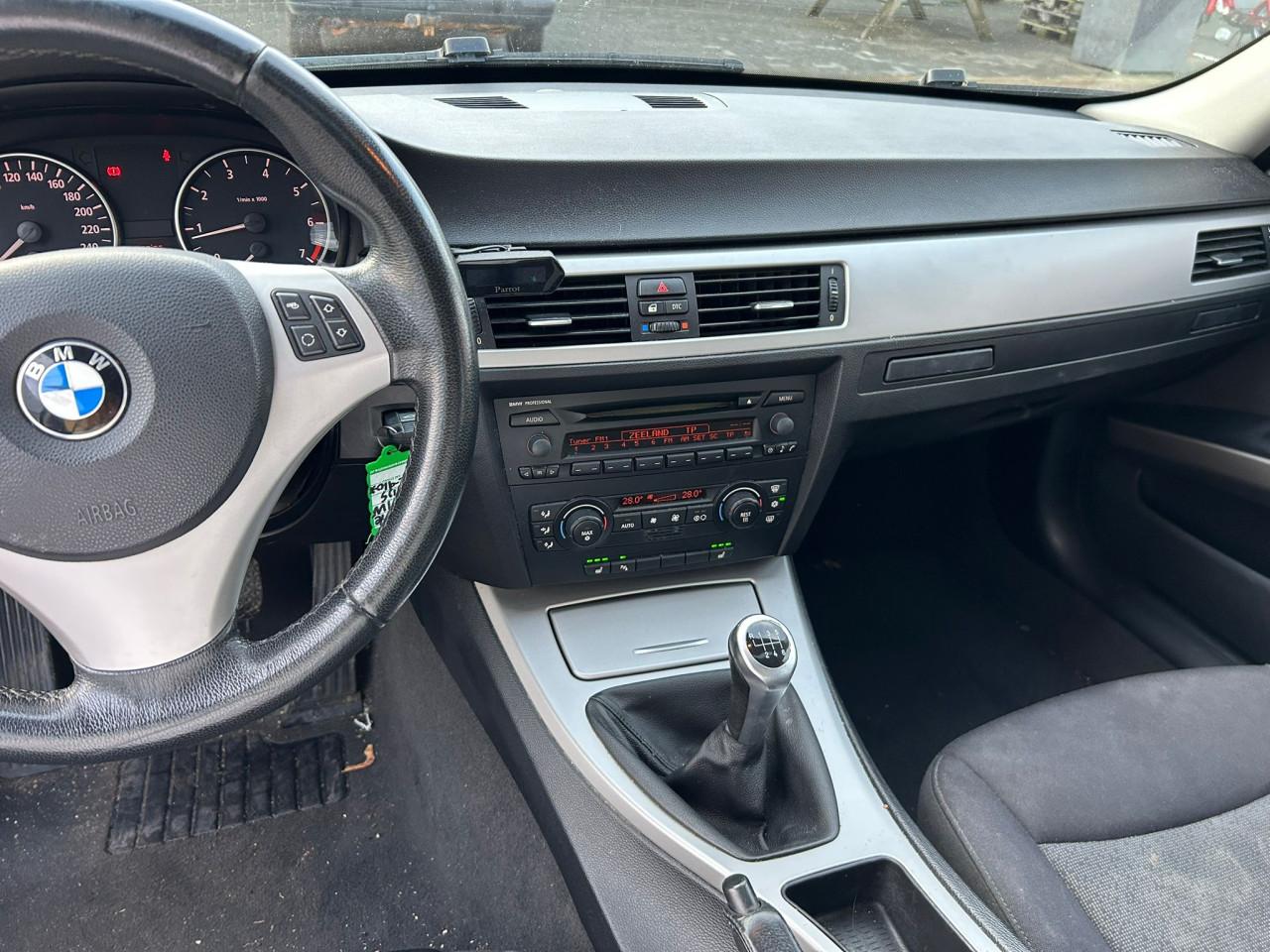 BMW 3-serie 320i Graphite LEES TEKST!! VOL IN DE OPTIE!!