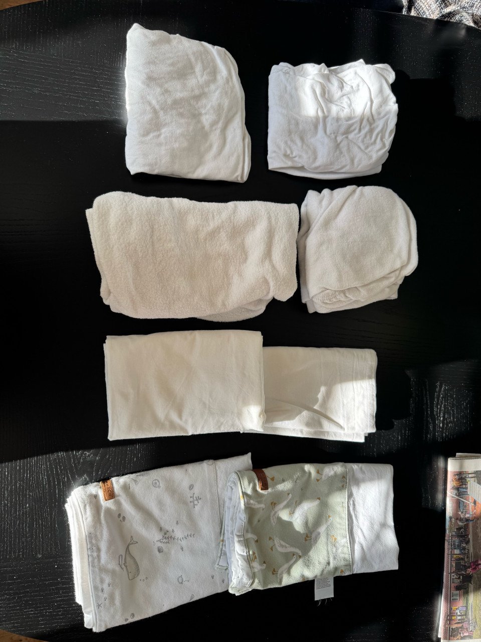 Witte wieg met matrasje.