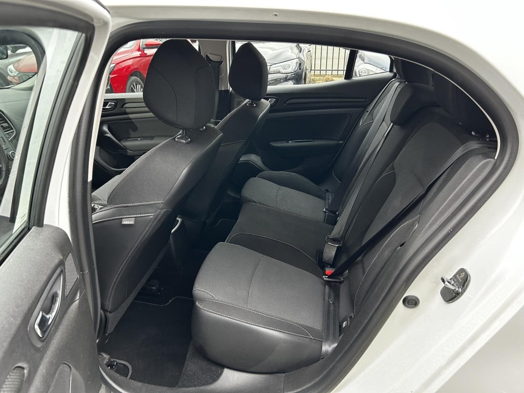 Renault Megane 1.2 tce life | leuke eerste auto! | cruise control | airco |